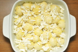 cheesy garlic pull apart rolls