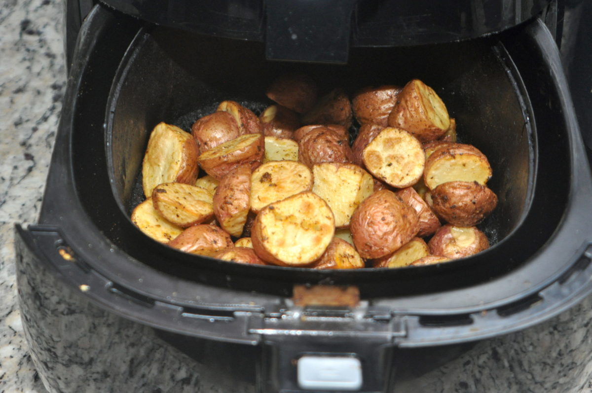 Air fryer roasted herb potatoes