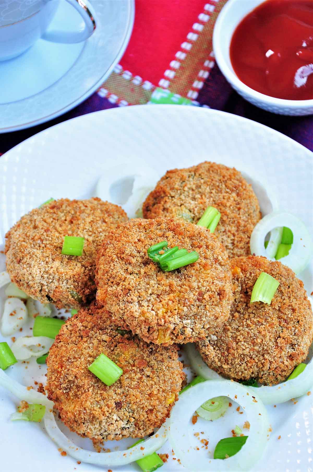 Vegetable cutlet served in a plate.