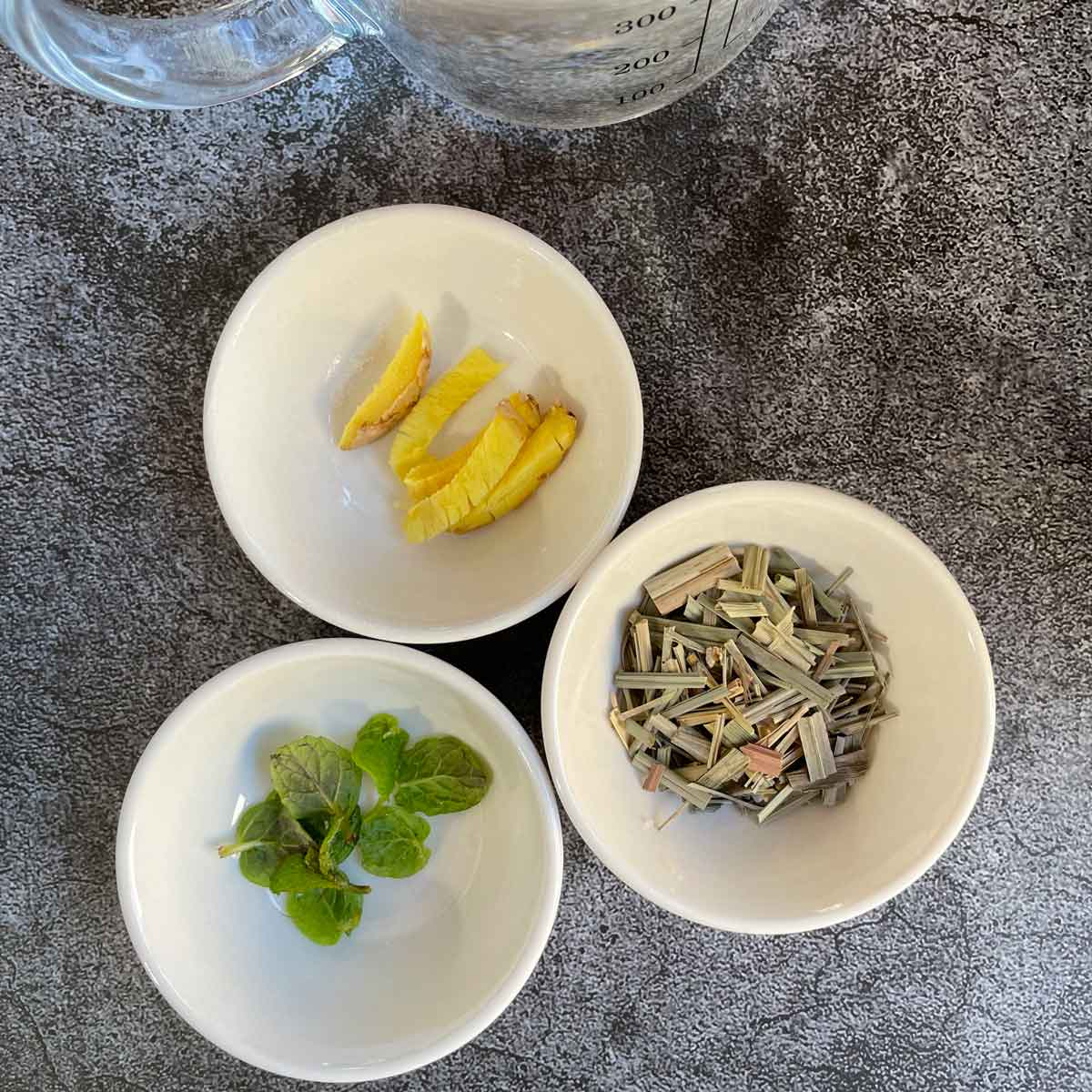 Ingredients for lemongrass tea.