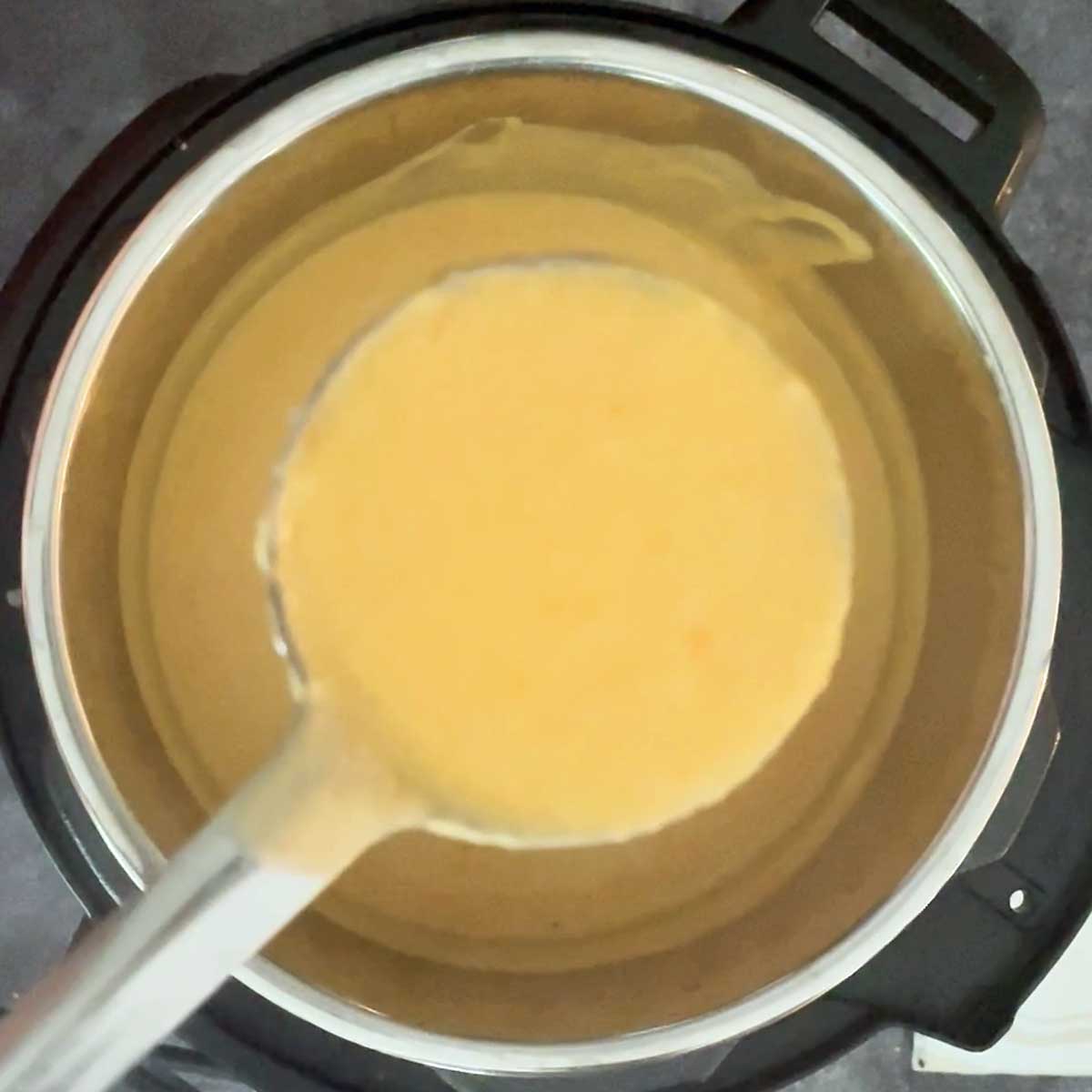 Cauliflower soup in instant pot.