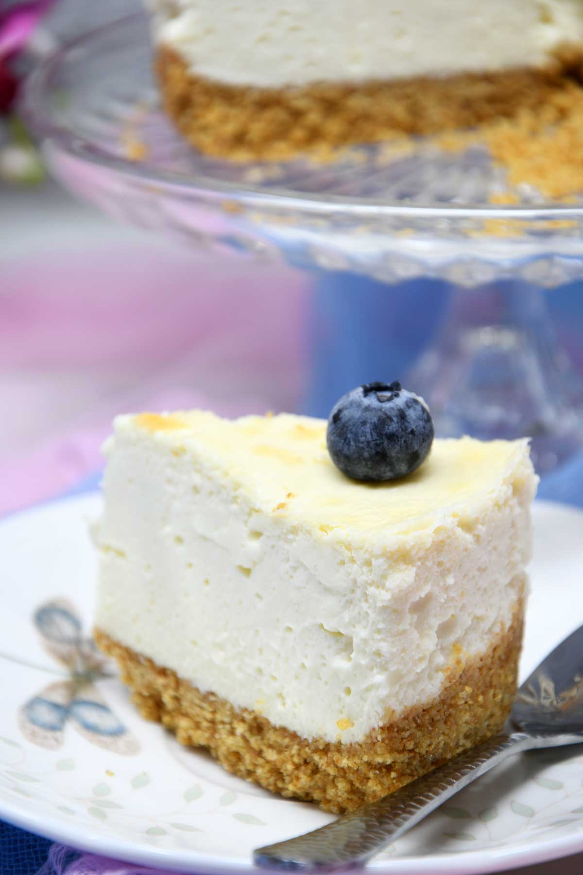 Air fryer cheesecake on a serving plate.